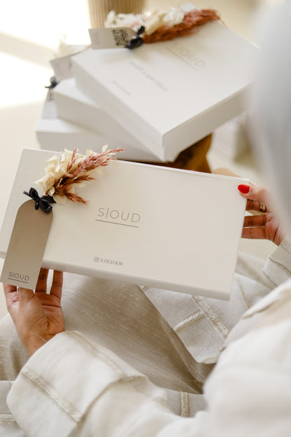 بوكس صغير مع زهرة