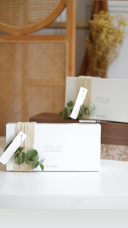 بوكس صغير مع زهرة